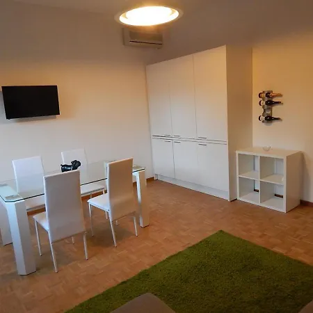 La Casa Del Parco Ferrari アパート モデナ